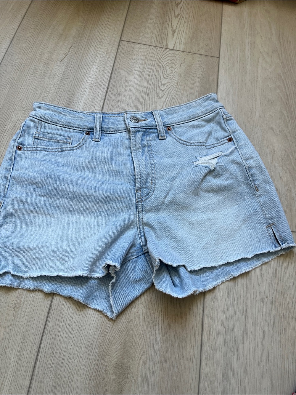 Old Navy OG Straight Wow Light Blue Denim Women's Cutoff Shorts